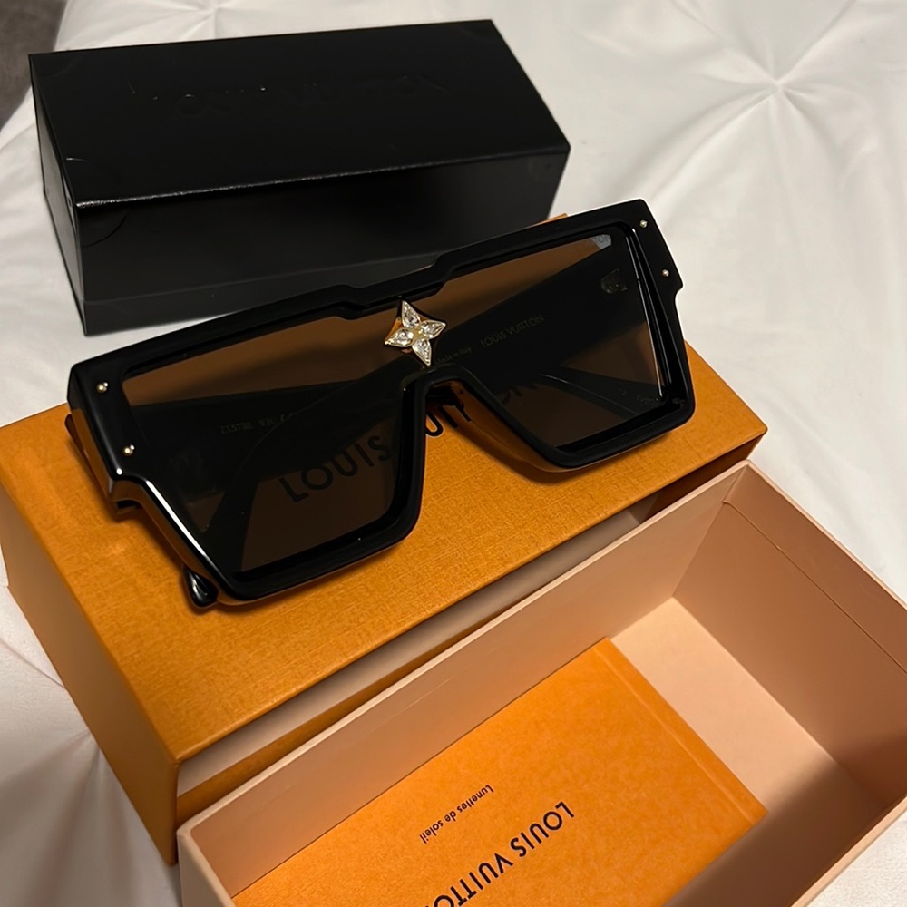 Louis Vuitton cyclone glasses